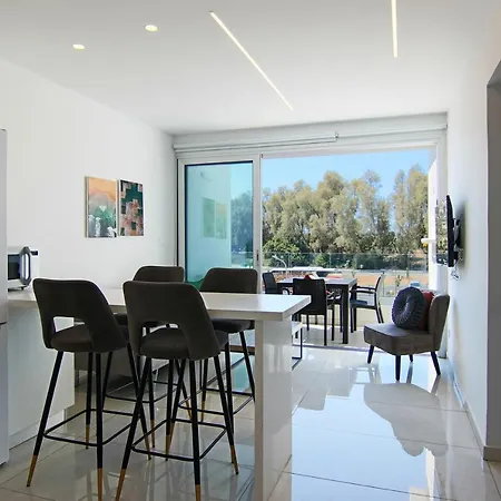 Apartment Phaedrus Living - Seaside Executive Flat Harbour 203