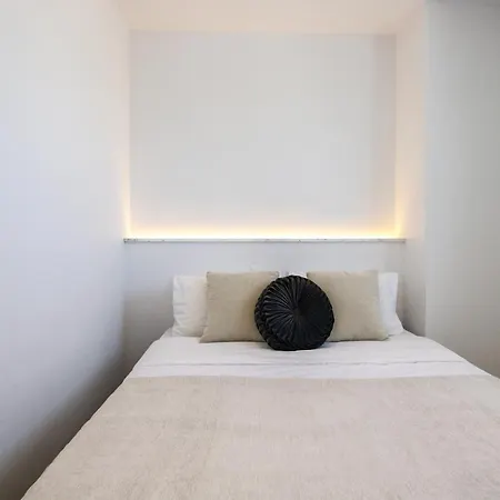 Phaedrus Living - Seaside Executive Flat Harbour 203 * Paphos