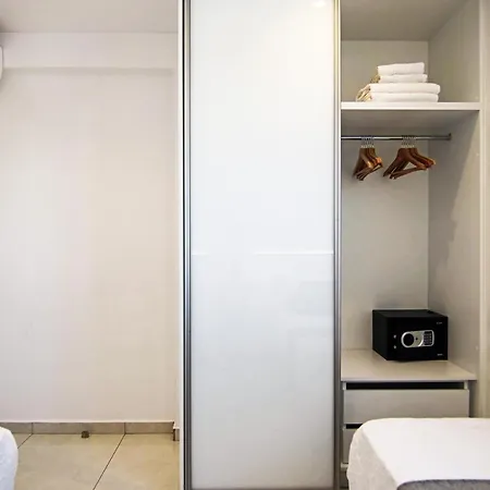 Apartment Phaedrus Living - Seaside Executive Flat Harbour 203